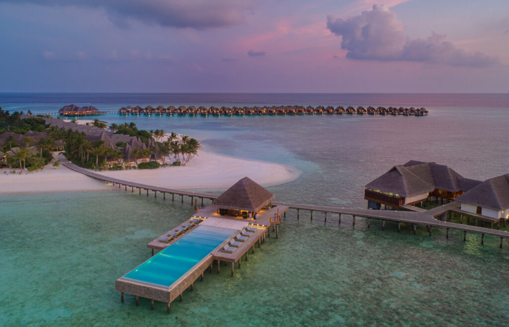Best All-inclusive Resorts in Maldives? What they offer?